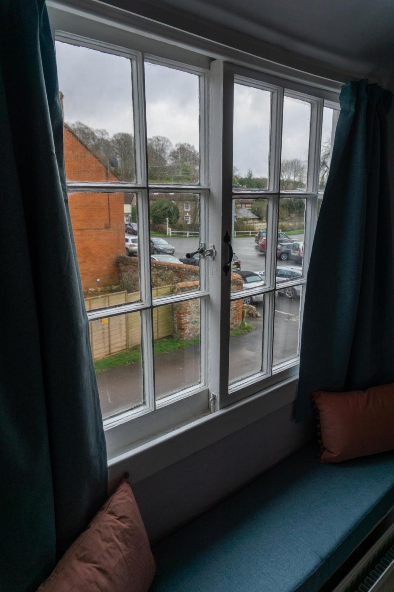 Hotel The Crown Aldbourne Extérieur photo