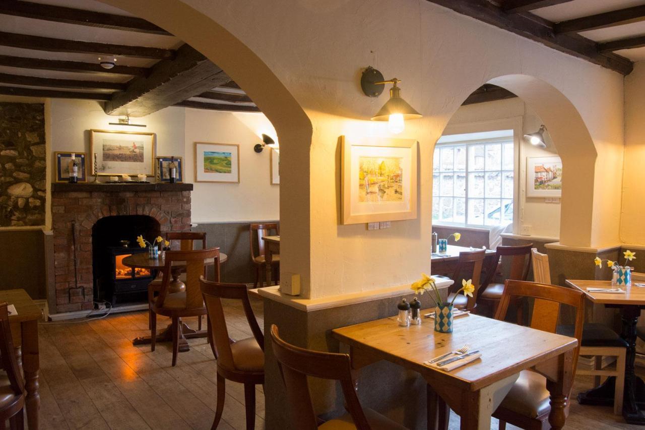 Hotel The Crown Aldbourne Extérieur photo